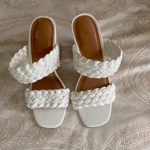 Must have! Perfect condition white block heels🤍